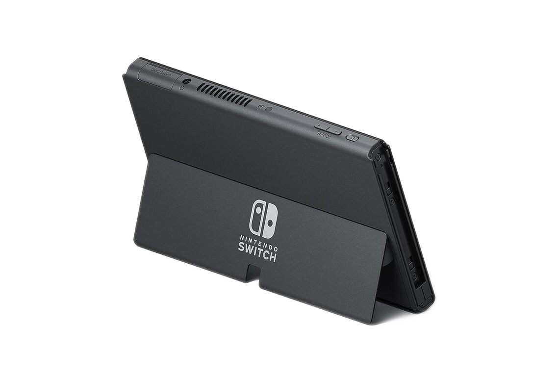 Nintendo Switch – OLED Model w/White Joy-Con